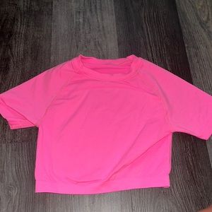 hot pink athletic cropped top size small worn once perfect condition